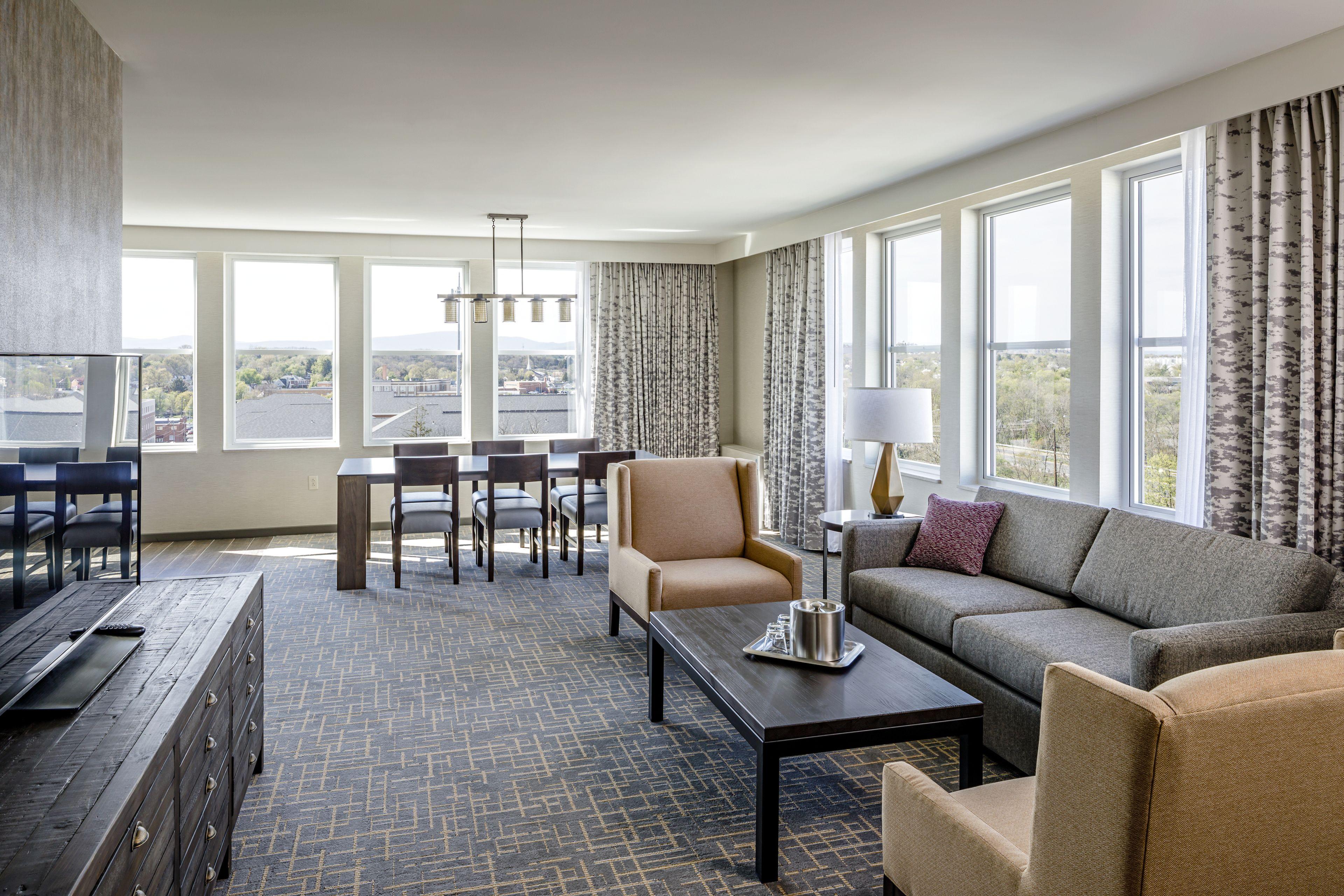 Hotel Madison & Shenandoah Conference Ctr. Харрисонберг Экстерьер фото